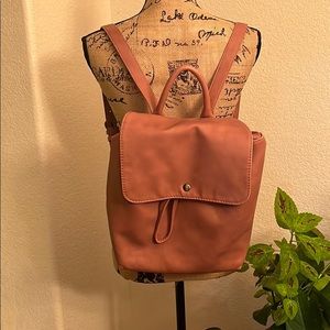 Universal Thread backpack with adjustable straps